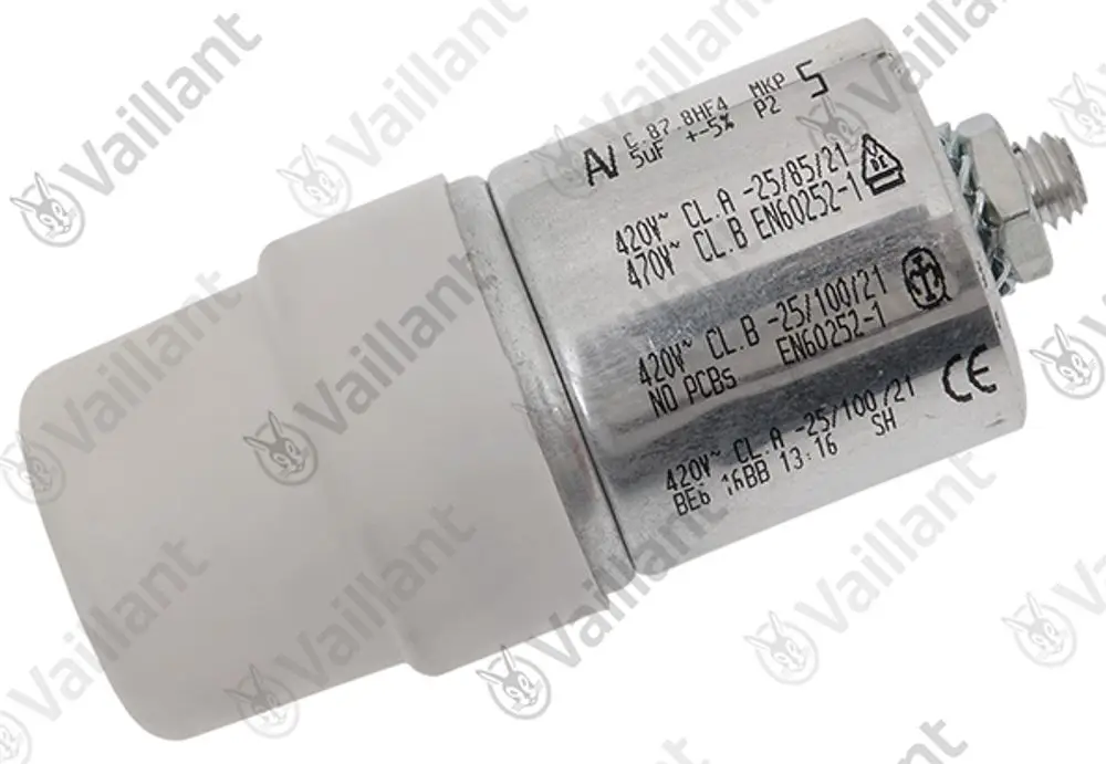 Vaillant-Kondensator mit metallischem Gehäuse und weißem Polymerabschluss, Beschriftungen auf dem Gehäuse zur Identifikation von Spannung und Kapazität.